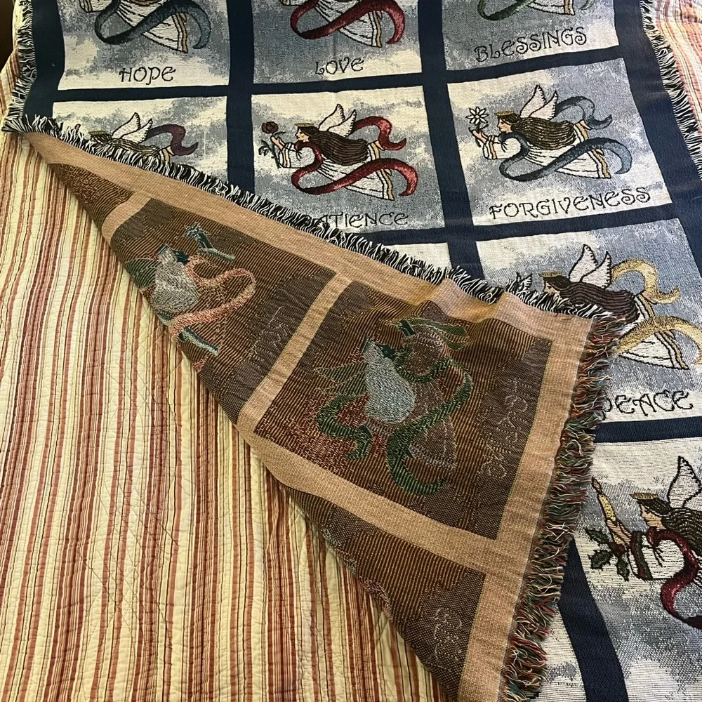 Gorgeous 100% Cotton Angel Paned Blanket - Picture 14 of 16